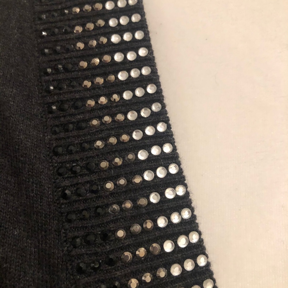 Sweater - Picture 2 of 3